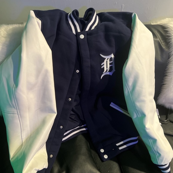 Baseball jacket - Picture 4 of 5